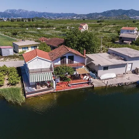 Three-bedroom In Holiday home Opuzen (Dubrovnik-Neretva)
