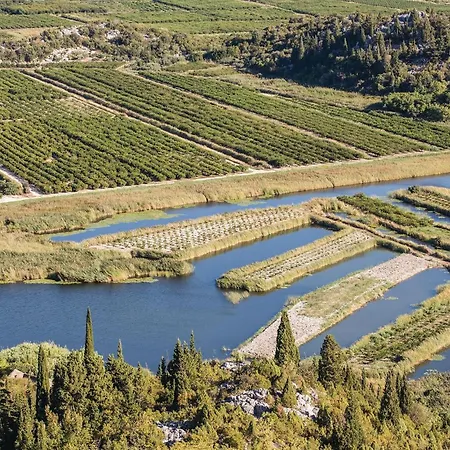 Three-bedroom In Vakantiehuis *