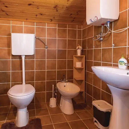 Three-bedroom In Vakantiehuis *