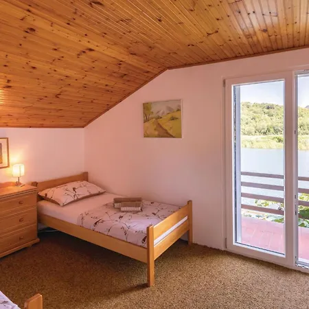 Three-bedroom In Prázdninový dům Opuzen (Dubrovnik-Neretva)