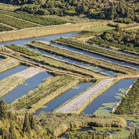 Three-bedroom In Opuzen (Dubrovnik-Neretva)